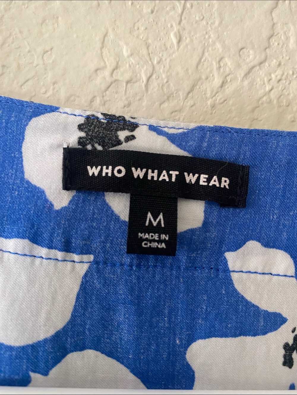Who What Wear Blue and White Floral Wrap Midi Dress with Pockets - Picture 13 of 14